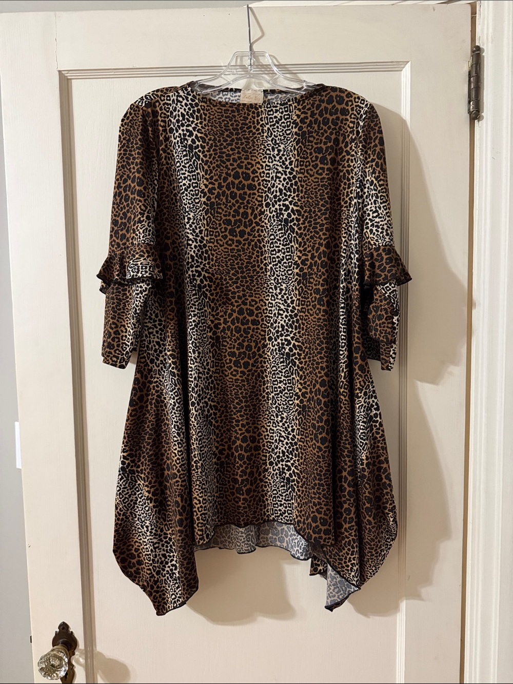 Zadie B’s Brown Leopard Ruffle Tunic Top Size Medium